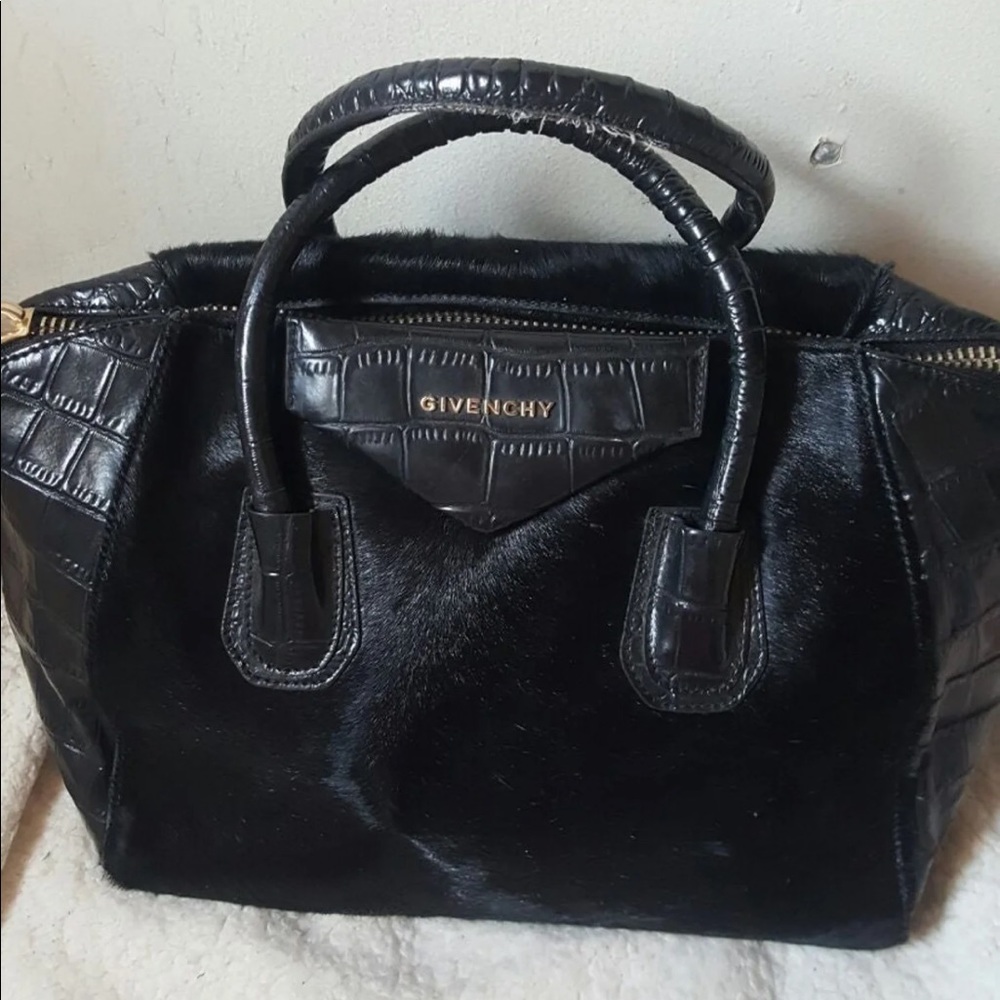 ✨✨Sale✨✨  Givenchy Antigona Bag